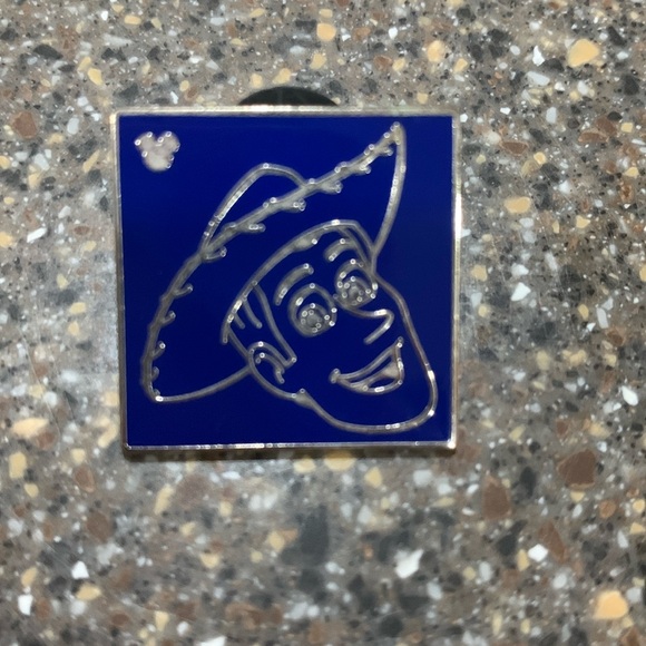 EUC woody pin - Picture 1 of 1